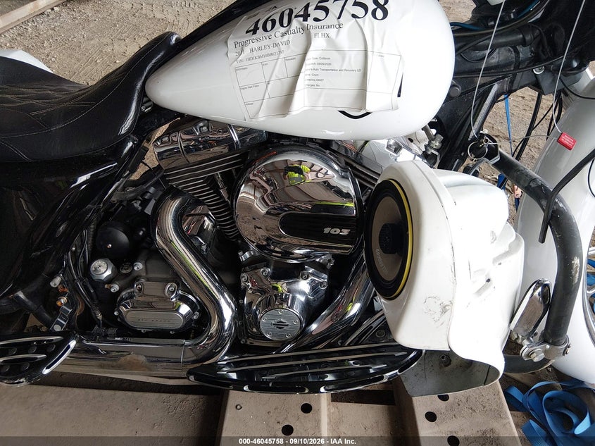 2011 Harley-davidson Street glide VIN 1HD1KBM10BB631737 IAAI salvage auction — FRONT END, Salvage (Ohio), sold $175 on 2026-09-27 (photo 8)