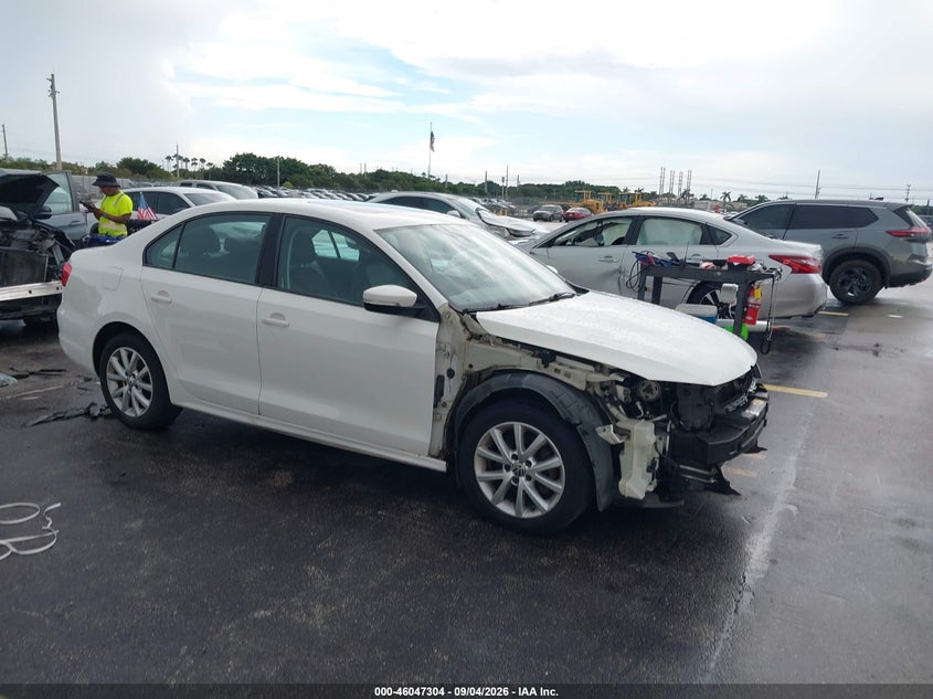2012 Volkswagen Jetta VIN 3VWDP7AJ1CM370403 IAAI salvage auction — RIGHT FRONT, Wait Title, sold $900 on 2026-09-28 (photo 1)