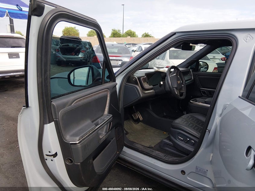 2022 Rivian R1t VIN 7FCTGAAL7NN004199 IAAI salvage auction — RIGHT FRONT, Salvage Title, sold $17,800 on 2026-10-02 (photo 5)
