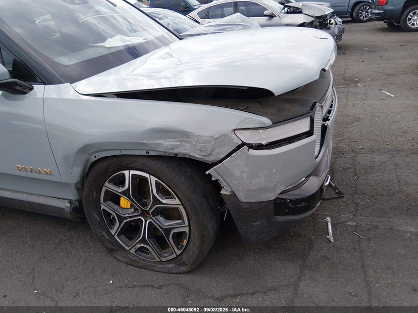 2022 Rivian R1t VIN 7FCTGAAL7NN004199 IAAI salvage auction — RIGHT FRONT, Salvage Title, sold $17,800 on 2026-10-02 (photo 6)