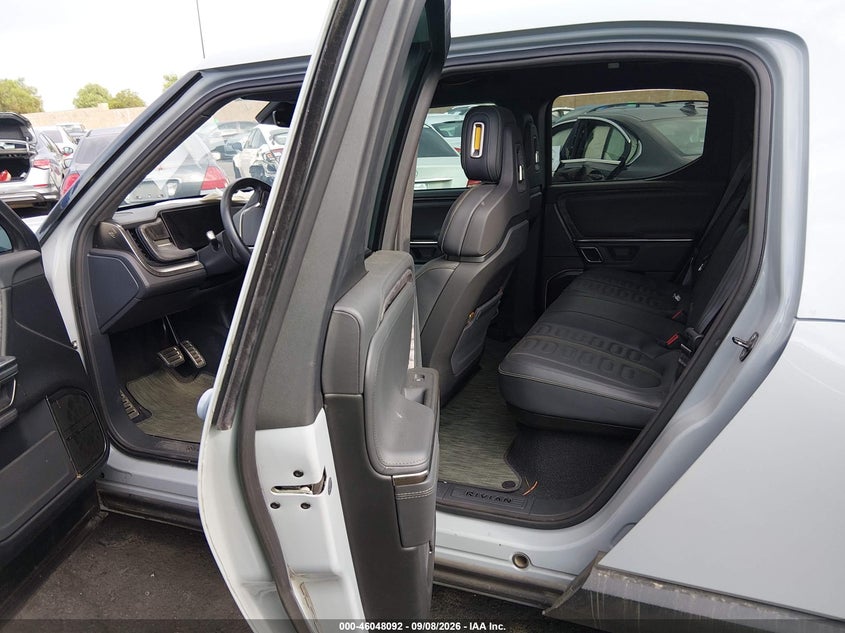 2022 Rivian R1t VIN 7FCTGAAL7NN004199 IAAI salvage auction — RIGHT FRONT, Salvage Title, sold $17,800 on 2026-10-02 (photo 8)