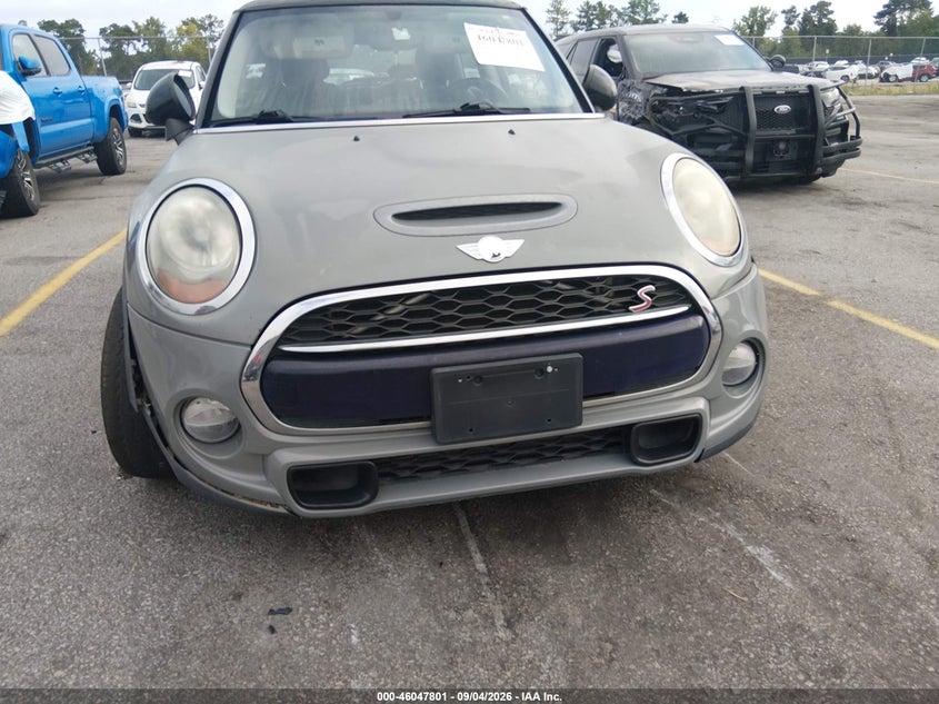 2014 Mini Hard top VIN WMWXM7C55ET926402 IAAI salvage auction — NORMAL WEAR, Wait Title, sold $550 on 2026-10-03 (photo 6)