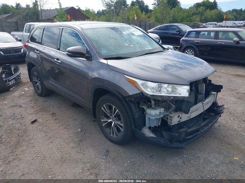 2018 Toyota Highlander VIN 5TDBZRFH2JS866295 — IAAI salvage auction photo