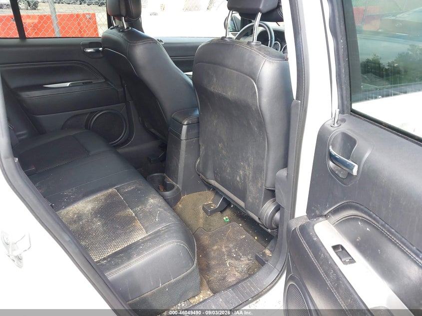2016 Jeep Compass VIN 1C4NJDEB4GD712941 IAAI salvage auction — NORMAL WEAR, Clear (New York), sold $550 on 2026-10-08 (photo 8)