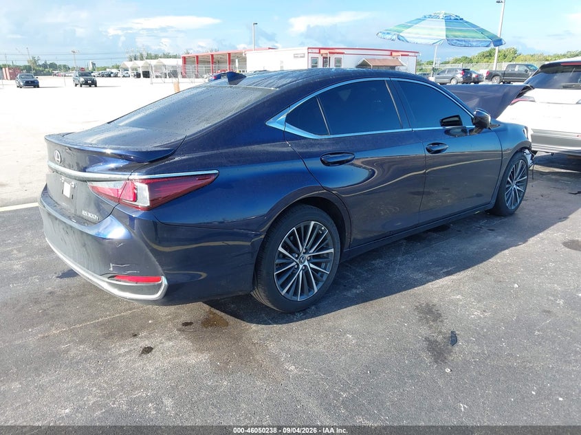 2025 Lexus ES 300h VIN 58ADA1C1XSU072669 IAAI salvage auction — LEFT FRONT, Wait Title, sold $10,250 on 2026-10-08 (photo 4)