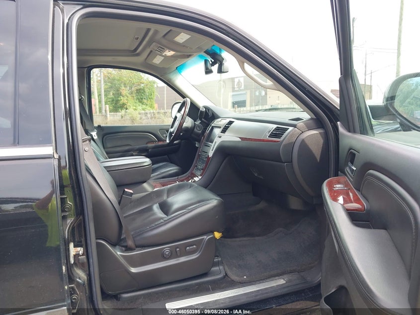 2008 Cadillac Escalade VIN 1GYFK63878R192642 IAAI salvage auction — NORMAL WEAR, Clear (Michigan), sold $1,100 on 2026-09-26 (photo 5)