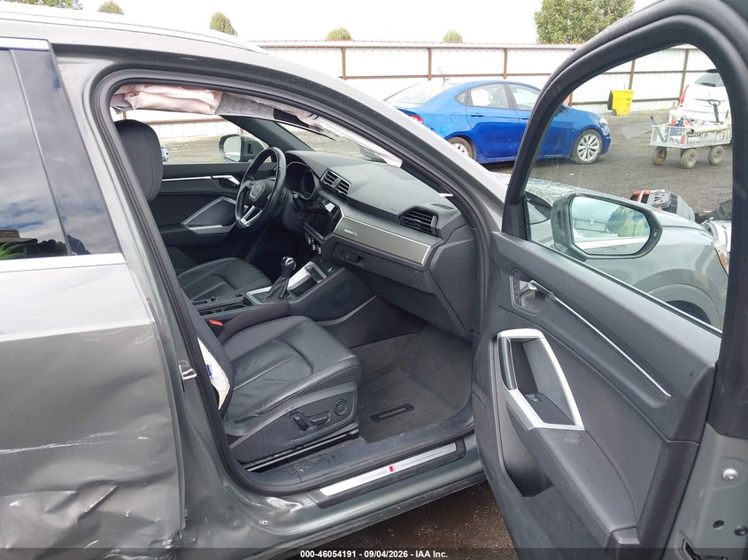 2023 Audi Q3 VIN WA1DECF31P1137131 IAAI salvage auction — SIDE, Salvage Title, sold $7,550 on 2026-10-07 (photo 5)