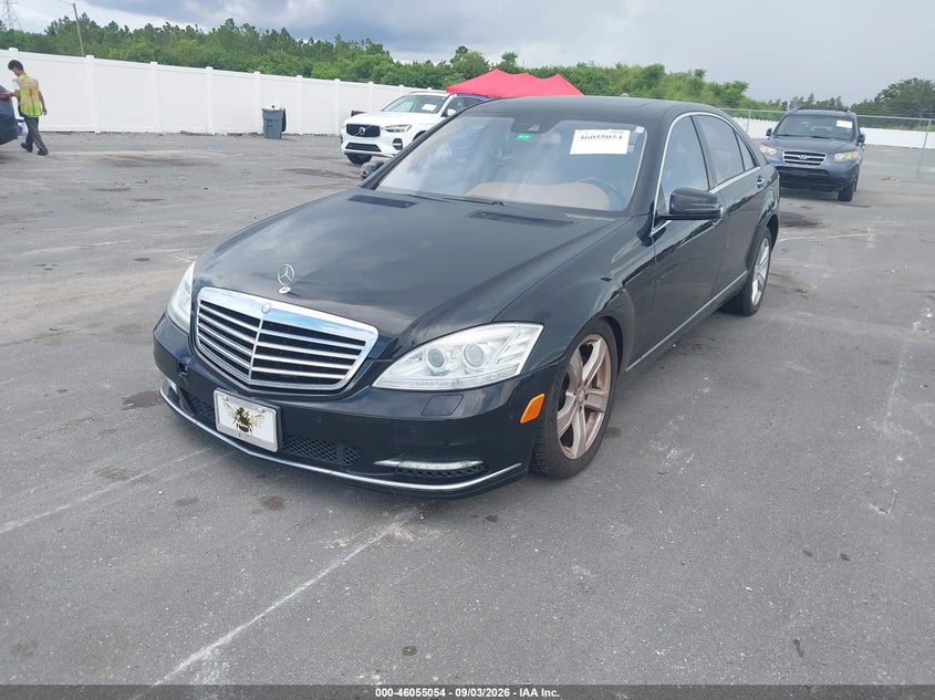 2010 Mercedes-benz S class VIN WDDNG8GB8AA315105 IAAI salvage auction — NORMAL WEAR, Clear (Florida), sold $25 on 2026-10-04 (photo 2)