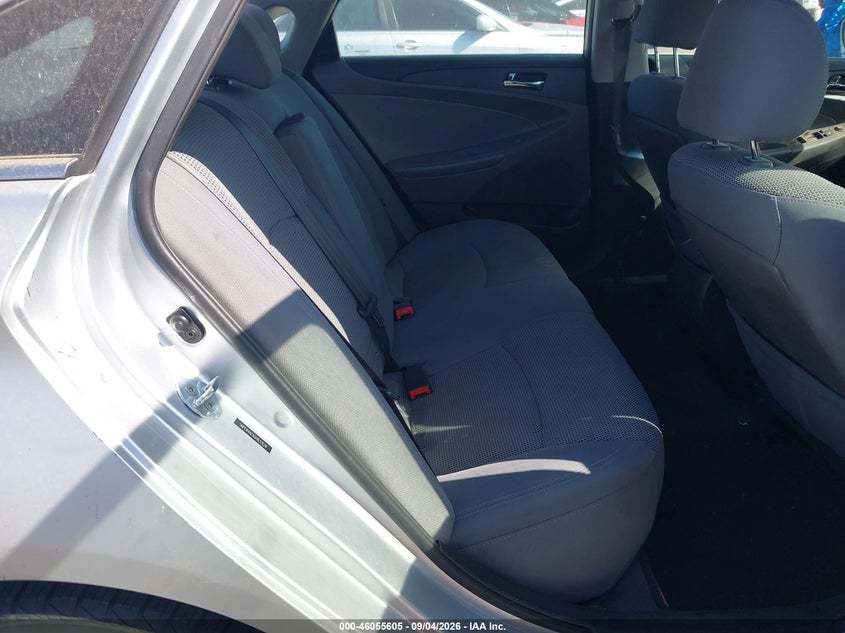 2013 Hyundai Sonata VIN 5NPEB4AC6DH637628 IAAI salvage auction — NORMAL WEAR, Salvage Title - Dealer (California), sold $500 on 2026-10-06 (photo 8)