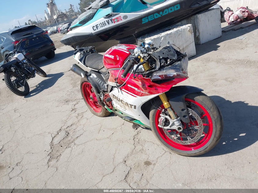 2018 Ducati Panigale VIN ZDMHAAMW3JB000119 — IAAI salvage auction photo