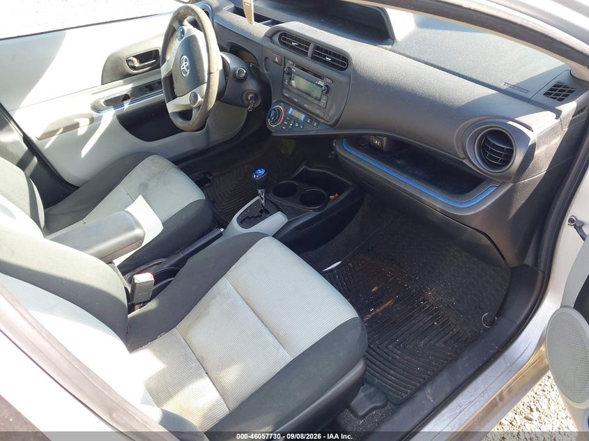 2013 Toyota Prius c VIN JTDKDTB3XD1551297 IAAI salvage auction — NORMAL WEAR, Clear (New York), sold $425 on 2026-09-26 (photo 5)