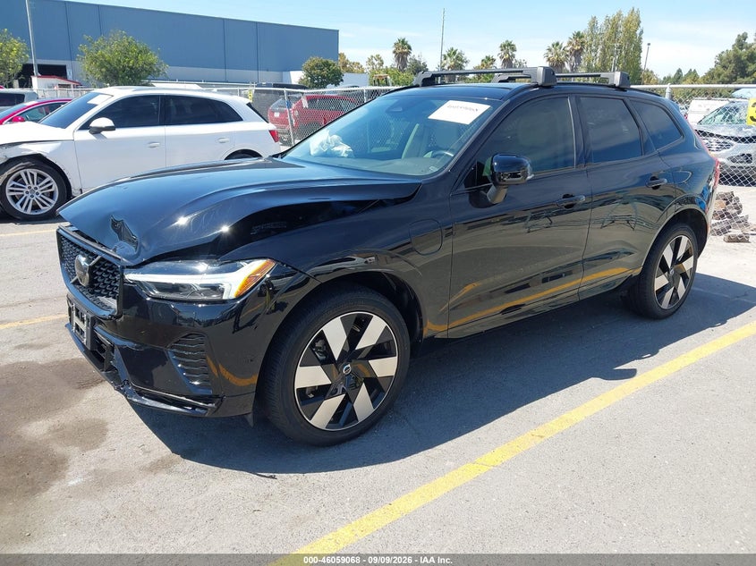 2024 Volvo Xc60 VIN YV4H60DLXR1860725 IAAI salvage auction — FRONT END, Wait Title, sold $15,300 on 2026-10-05 (photo 2)