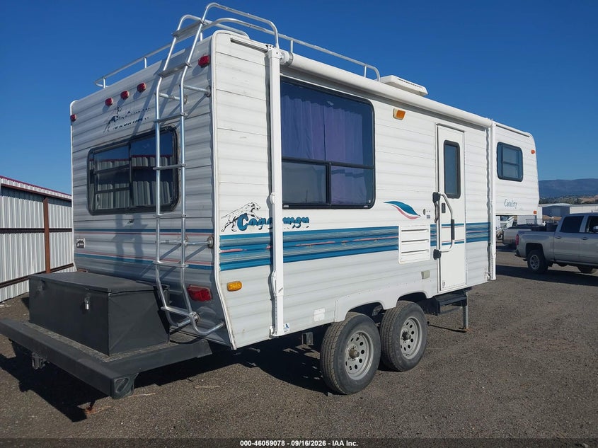 1997 Coachmen 5th Wheel VIN 1TC3B0947VG004935 IAAI salvage auction — Normal Wear & Tear, Clear, sold $100 on 2026-10-13 (photo 4)