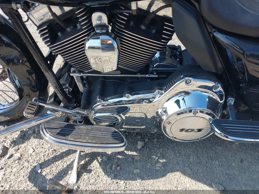 2012 Harley-davidson Electra glide VIN 1HD1FCM15CB630305 IAAI salvage auction — SIDE, Salvage (Ohio), sold $1,050 on 2026-09-24 (photo 9)