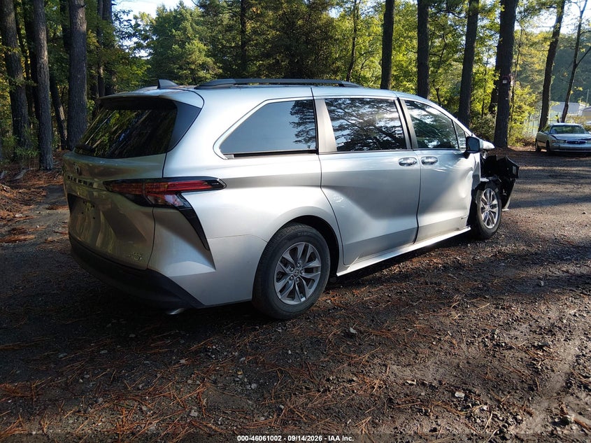 2021 Toyota Sienna VIN 5TDYRKEC4MS008242 IAAI salvage auction — FRONT END, Salvage (Virginia), sold $7,000 on 2026-10-06 (photo 4)