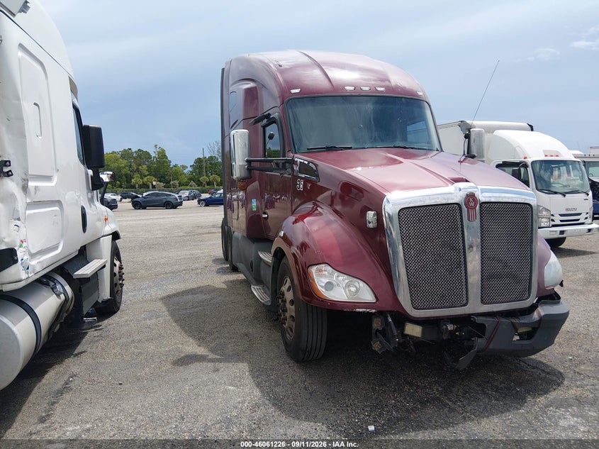 2017 Kenworth T680 VIN 1XKYDP9X3HJ146631 — IAAI salvage auction photo