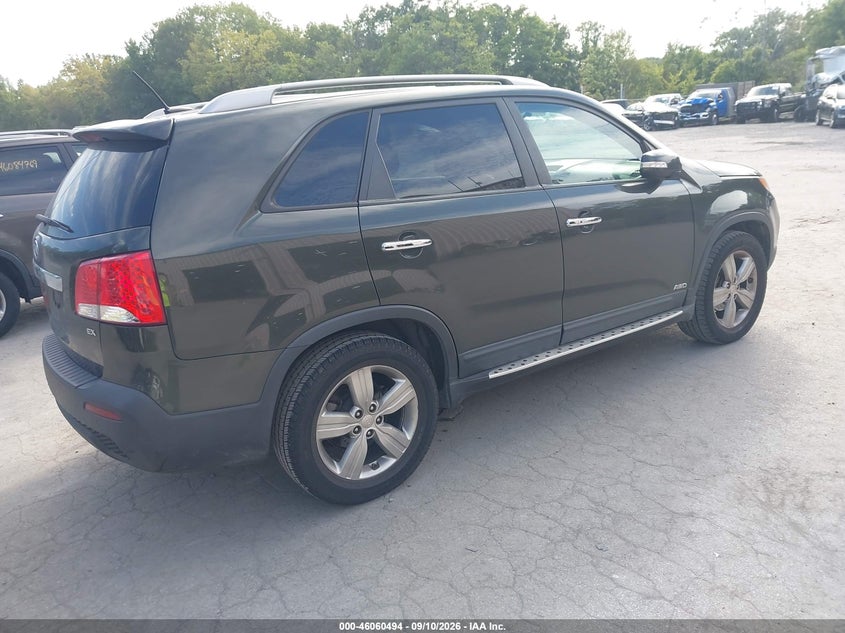 2012 Kia Sorento VIN 5XYKUCA67CG261318 IAAI salvage auction — SIDE, Wait Title, sold $625 on 2026-09-30 (photo 4)