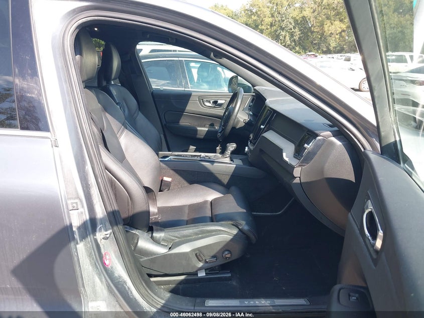 2018 Volvo Xc60 VIN LYV102RL9JB083588 IAAI salvage auction — FRONT END, Wait Title, sold $9,300 on 2026-10-02 (photo 5)