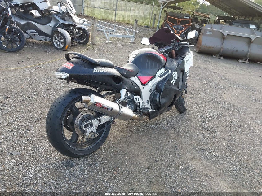 2005 Suzuki Gs VIN JS1GW71AX52111187 IAAI salvage auction — LEFT SIDE, Salvage (Ohio), sold $1,600 on 2026-10-02 (photo 4)