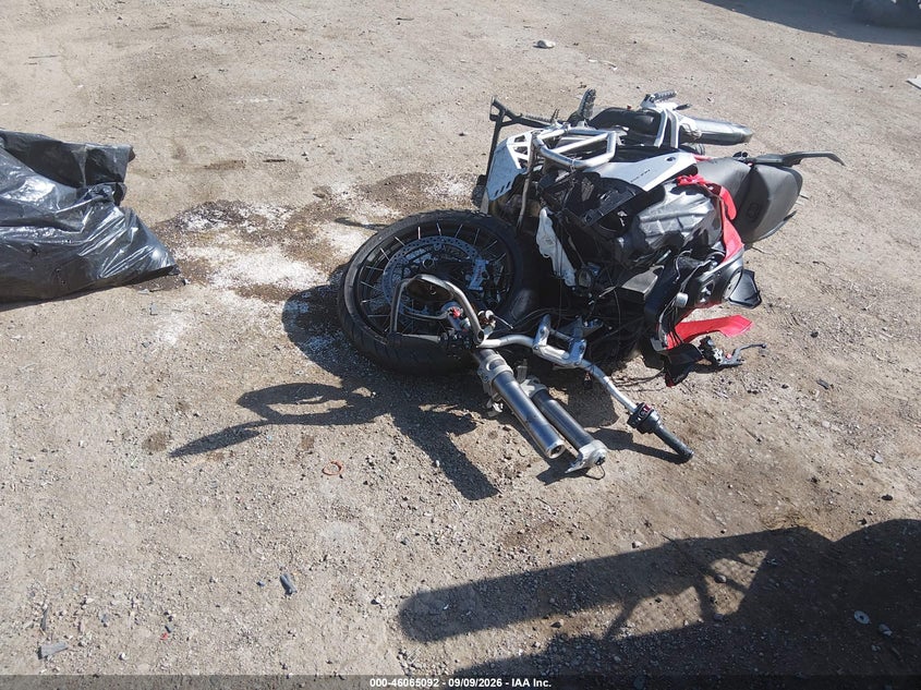 2021 Ducati Multistrada VIN ZDMAALVW7MB005730 IAAI salvage auction — FRONT END, Wait Title, sold $100 on 2026-10-21 (photo 2)