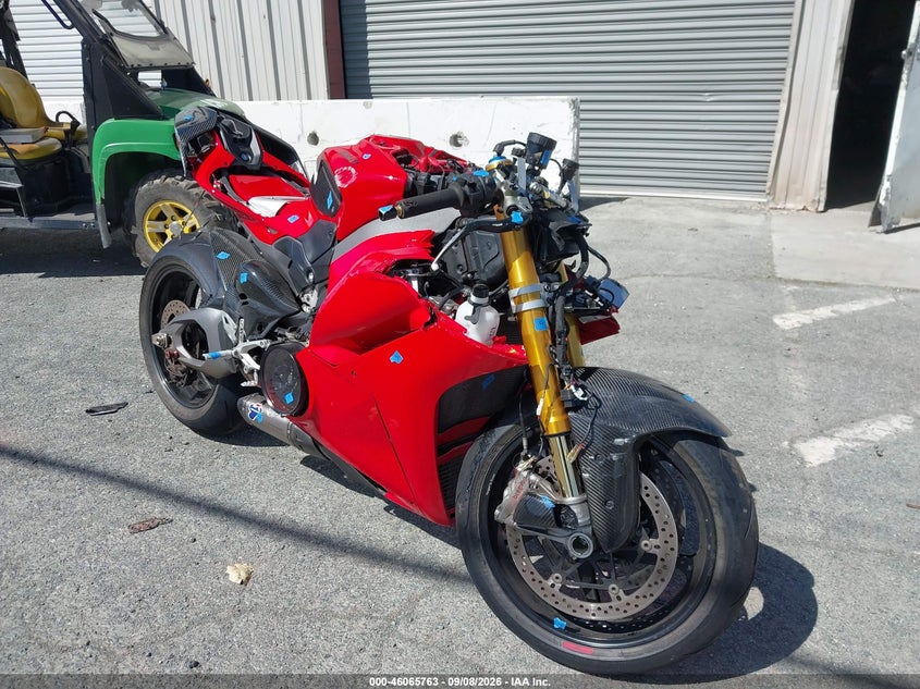 2025 Ducati Panigale VIN ZDMDAG6W8SB002139 — IAAI salvage auction photo