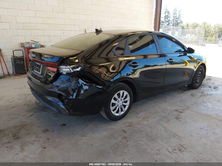 2024 Kia Forte VIN 3KPF24AD8RE814320 IAAI salvage auction — RIGHT REAR, Bill Of Sale (Washington), sold $5,300 on 2026-09-24 (photo 4)
