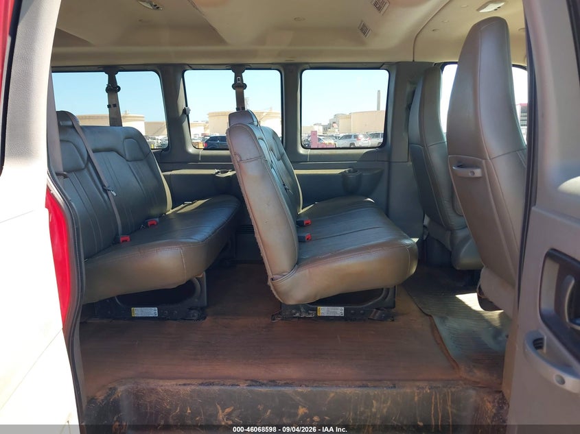 2017 Chevrolet Express 3500 VIN 1GAZGNFF5H1305357 IAAI salvage auction — NORMAL WEAR, Sf97 (Hawaii), sold $11,050 on 2026-10-06 (photo 8)