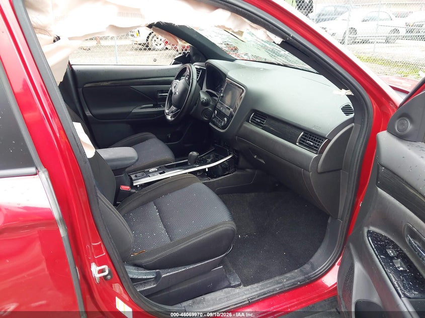 2018 Mitsubishi Outlander VIN JA4AZ3A3XJZ022082 IAAI salvage auction — FRONT END, Wait Title, sold $1,300 on 2026-10-03 (photo 5)