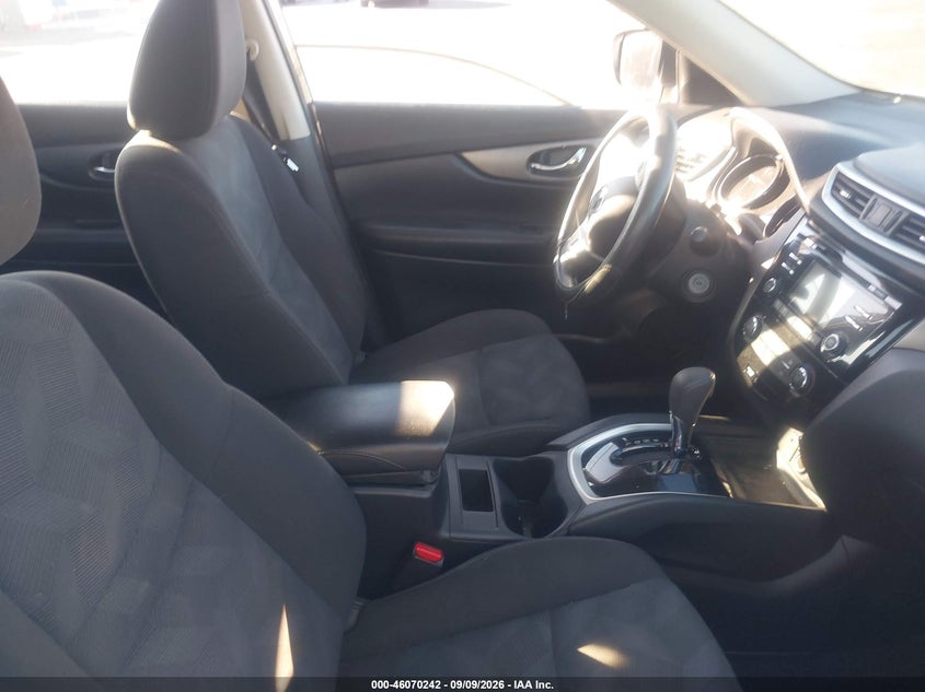 2016 Nissan Rogue VIN KNMAT2MTXGP613255 IAAI salvage auction — SIDE, Wait Title, sold $0 on 2026-10-04 (photo 5)