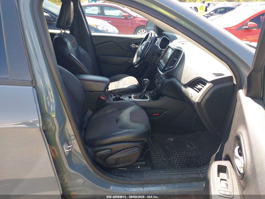 2014 Jeep Cherokee VIN 1C4PJMBS4EW278776 IAAI salvage auction — NORMAL WEAR, Salvage Title, sold $1,525 on 2026-09-13 (photo 5)