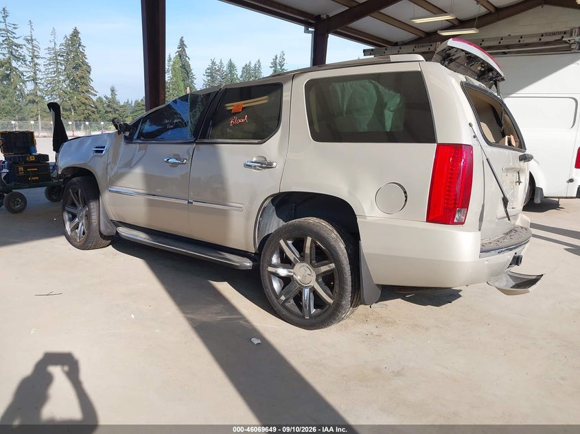 2012 Cadillac Escalade VIN 1GYS4BEF9CR243273 IAAI salvage auction — ROLLOVER, Bill Of Sale (Washington), sold $1,000 on 2026-10-08 (photo 3)