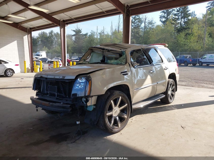 2012 Cadillac Escalade VIN 1GYS4BEF9CR243273 IAAI salvage auction — ROLLOVER, Bill Of Sale (Washington), sold $1,000 on 2026-10-08 (photo 6)