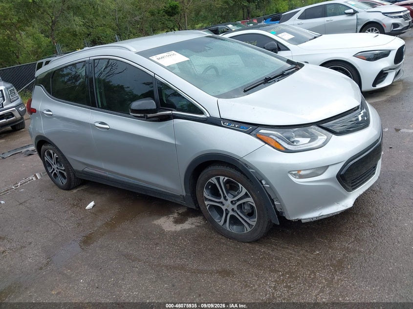 2021 Chevrolet Bolt VIN 1G1FZ6S04M4107365 IAAI salvage auction — FRONT END, Wait Title, sold $8,200 on 2026-10-01 (photo 1)