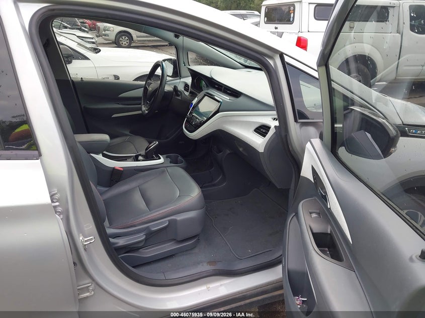 2021 Chevrolet Bolt VIN 1G1FZ6S04M4107365 IAAI salvage auction — FRONT END, Wait Title, sold $8,200 on 2026-10-01 (photo 5)