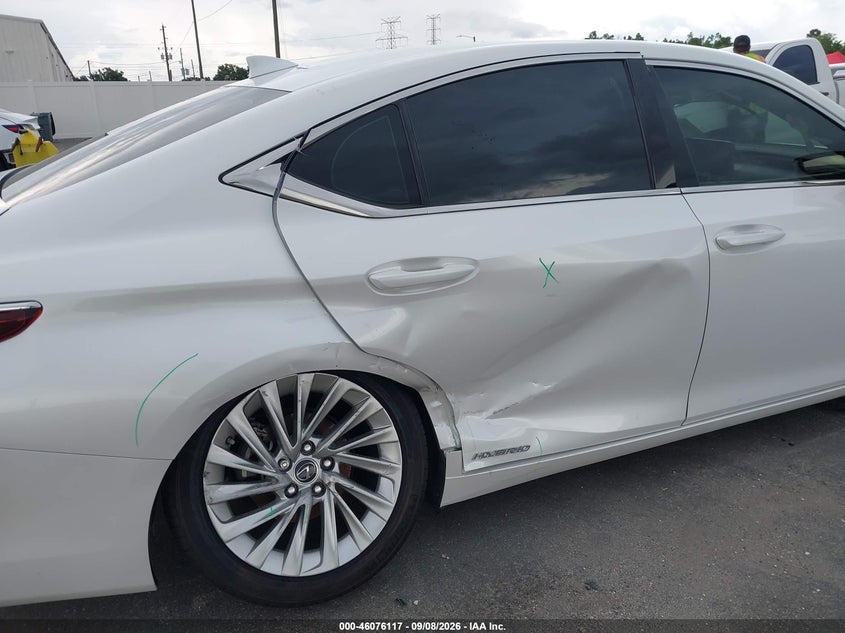 2022 Lexus ES VIN 58AFA1C18NU026562 IAAI salvage auction — SIDE, Wait Title, sold $18,900 on 2026-10-05 (photo 6)