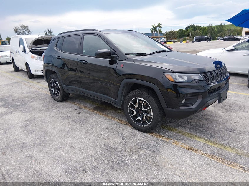 2025 Jeep Compass VIN 3C4NJDDN5ST615701 — IAAI salvage auction photo