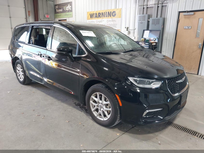2024 Chrysler Pacifica VIN 2C4RC1BG9RR162467 — IAAI salvage auction photo