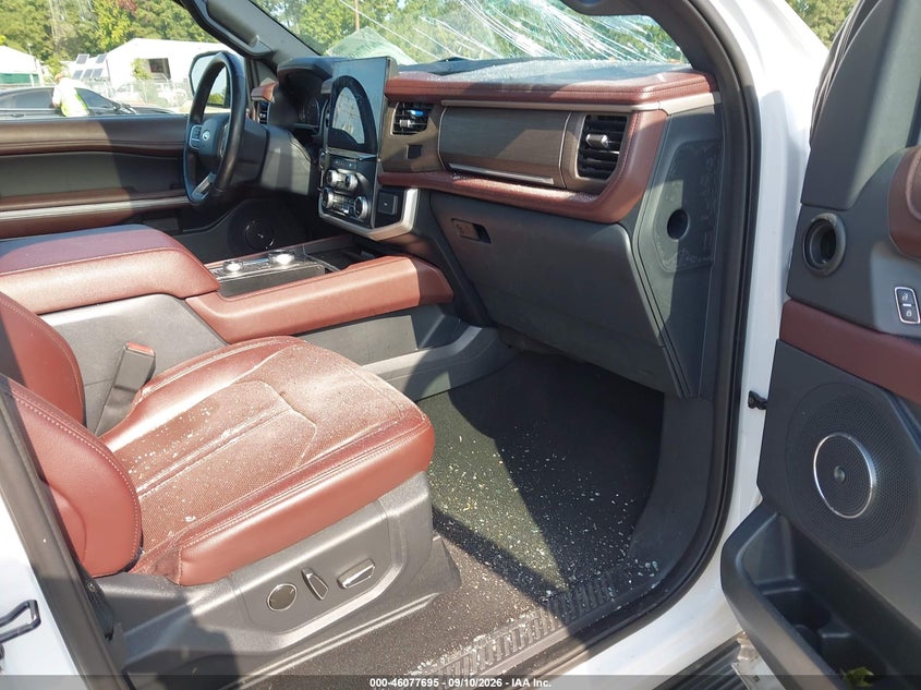 2024 Ford Expedition VIN 1FMJK2A85REA19945 IAAI salvage auction — FRONT END, Enterprise Vehicles Clear Only (Connecticut), sold $32,000 on 2026-09-11 (photo 5)