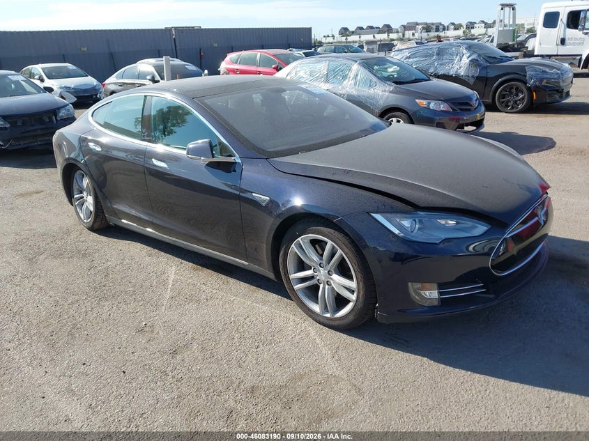 2013 Tesla Model s VIN 5YJSA1DP4DFP23652 — IAAI salvage auction photo