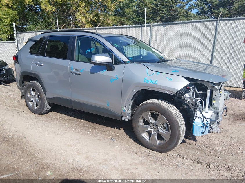 2025 Toyota Rav 4 VIN 2T3P1RFV8SW633086 — IAAI salvage auction photo