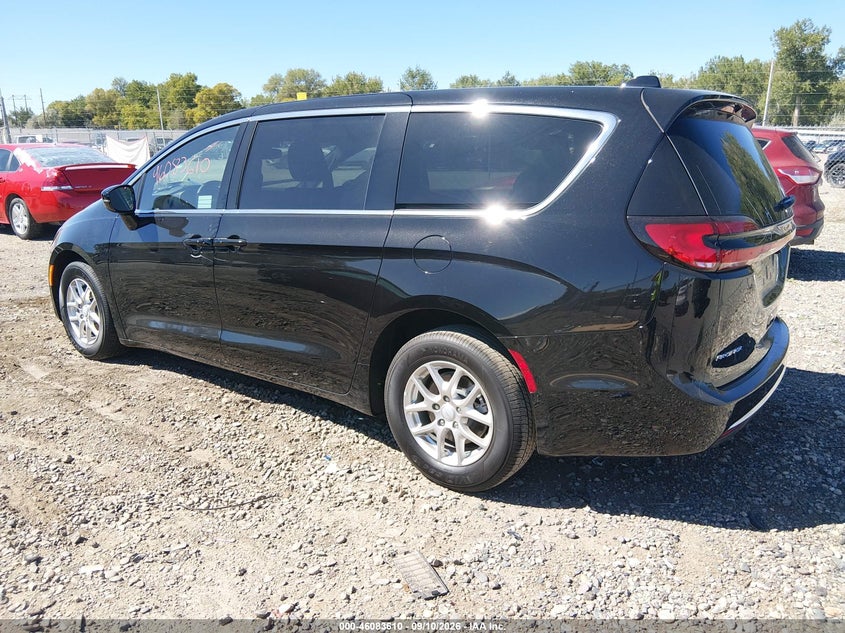 2027 Chrysler Pacifica VIN 2C4RC1BG9VR563804 IAAI salvage auction — RIGHT FRONT, Enterprise Vehicles Clear Only (Washington), sold $21,300 on 2026-10-01 (photo 3)