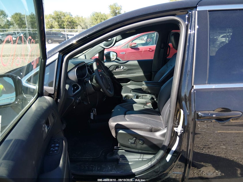 2027 Chrysler Pacifica VIN 2C4RC1BG9VR563804 IAAI salvage auction — RIGHT FRONT, Enterprise Vehicles Clear Only (Washington), sold $21,300 on 2026-10-01 (photo 5)