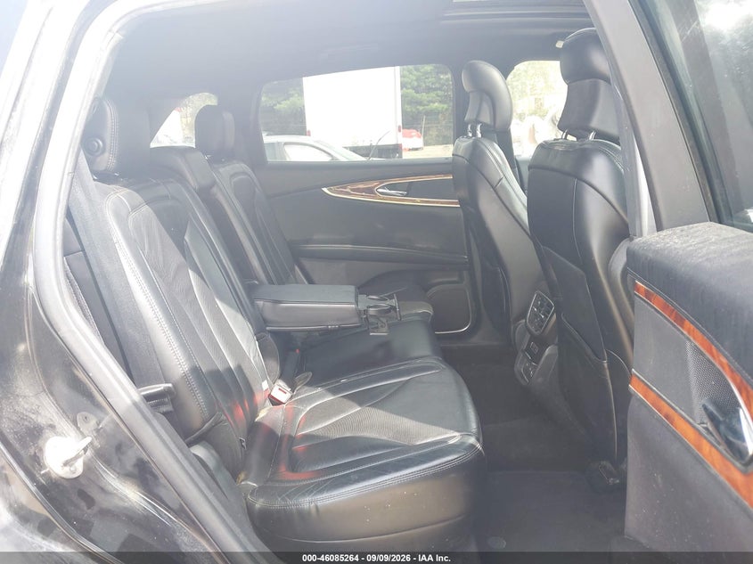 2016 Lincoln Mkx VIN 2LMTJ8LR6GBL83891 IAAI salvage auction — NORMAL WEAR, Clear (Massachusetts), sold $1,100 on 2026-09-16 (photo 8)