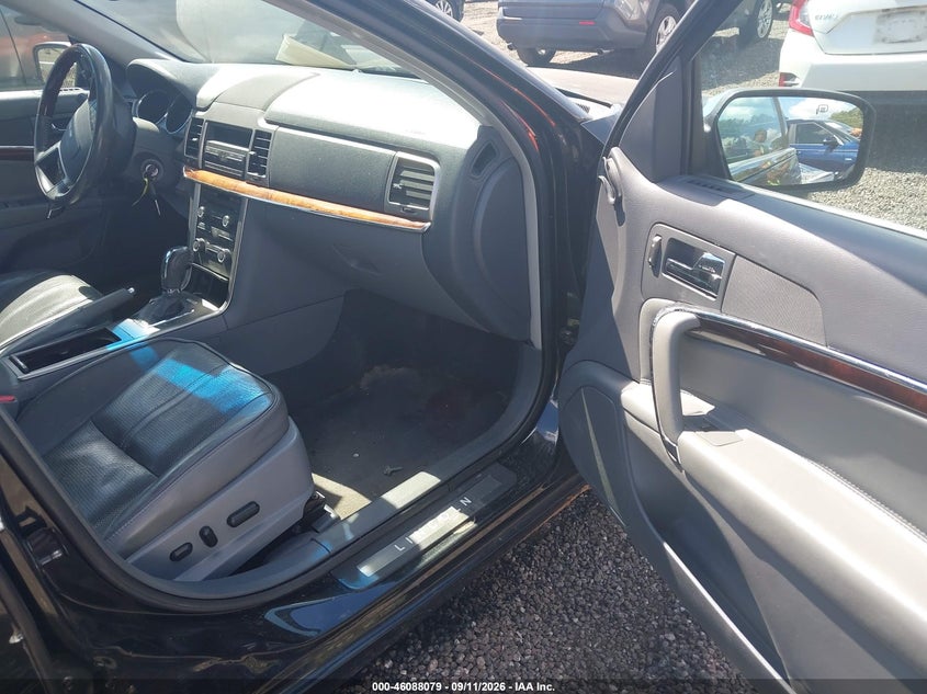 2010 Lincoln Mkz VIN 3LNHL2GC0AR605462 IAAI salvage auction — RIGHT SIDE, Salvage (South Carolina), sold $625 on 2026-10-04 (photo 5)
