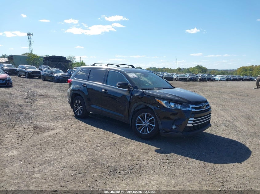 2019 Toyota Highlander VIN 5TDJZRFH2KS617881 — IAAI salvage auction photo