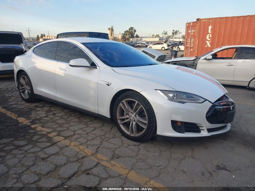 2015 Tesla Model s VIN 5YJSA1H26FF085969 IAAI salvage auction — LEFT FRONT, Wait Title, sold $25 on 2026-10-06 (photo 1)