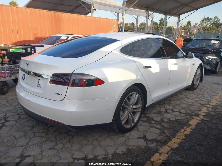 2015 Tesla Model s VIN 5YJSA1H26FF085969 IAAI salvage auction — LEFT FRONT, Wait Title, sold $25 on 2026-10-06 (photo 4)