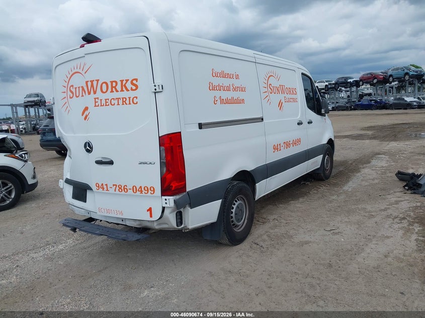 2020 Mercedes-benz Sprinter VIN W1Y4EBHY4LT032862 IAAI salvage auction — REAR END, Rebuildable (Florida), sold $10,450 on 2026-10-06 (photo 4)