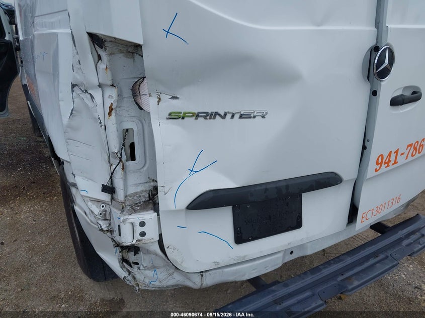 2020 Mercedes-benz Sprinter VIN W1Y4EBHY4LT032862 IAAI salvage auction — REAR END, Rebuildable (Florida), sold $10,450 on 2026-10-06 (photo 6)