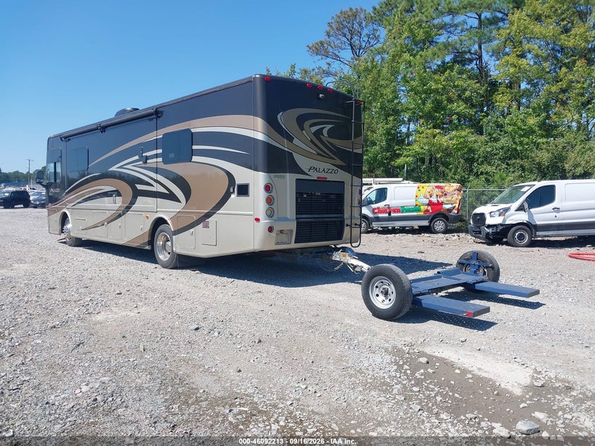 2015 Freightliner Chassis VIN 4UZACJDT6FCGN8711 IAAI salvage auction — NORMAL WEAR, Clear (Virginia), sold $25,500 on 2026-10-23 (photo 3)
